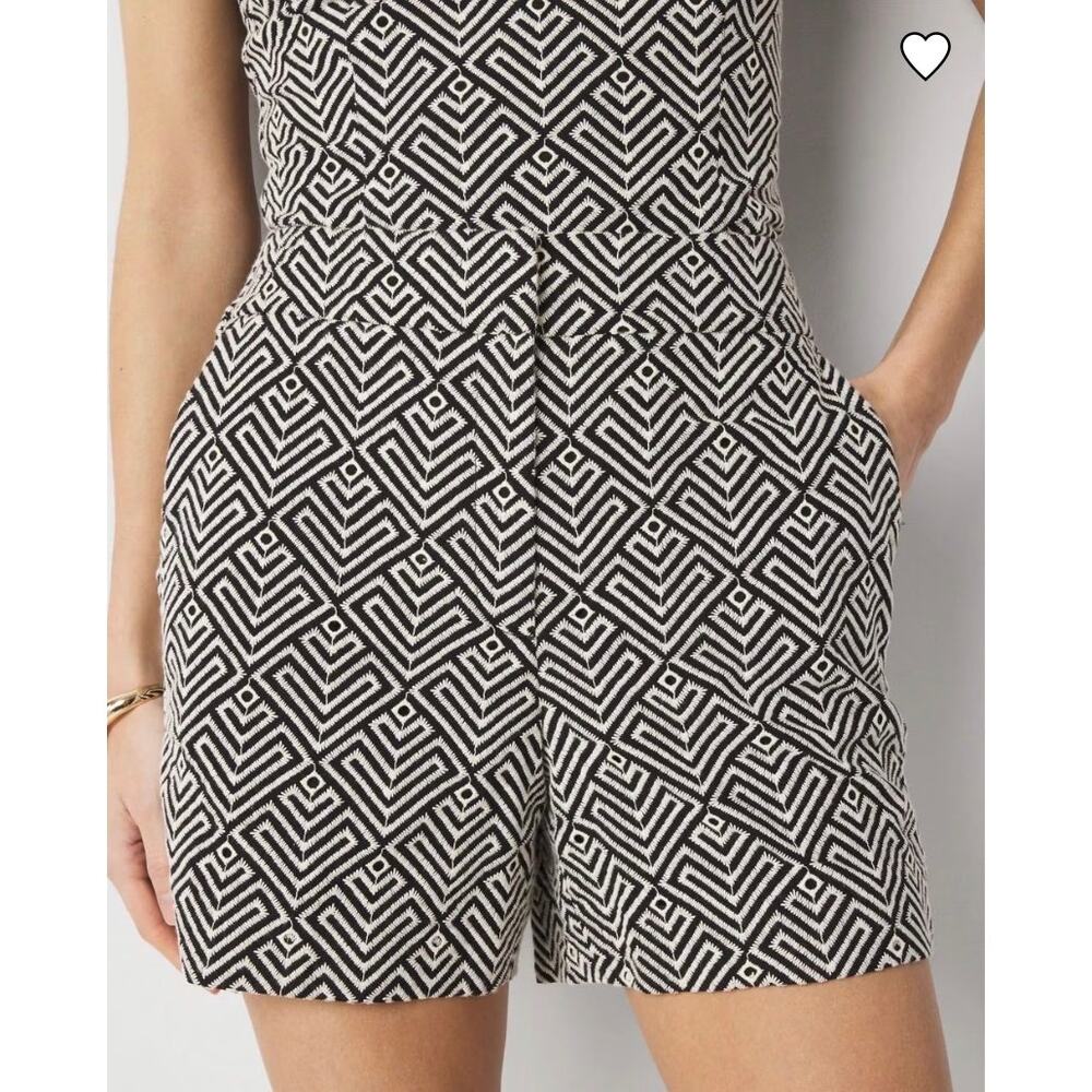 White House Black Market High-Rise Embroidered Cotton Short Black White Size 14